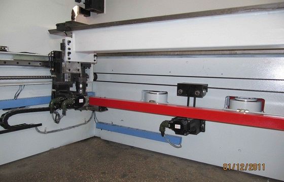 Efisiensi tinggi CNC Hydraulic 3mm 100 Ton Press Brake & Mesin Bending