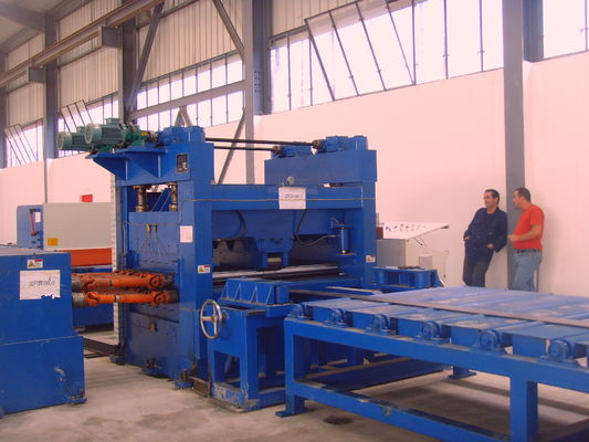 Ekonomis tiang tinggi lini produksi tiang lampu / Cutting Machine untuk 12000mm tiang lampu