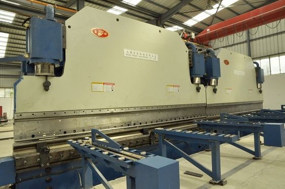 Double linkage CNC hidraulik lempeng mesin untuk garis produksi tiang cahaya
