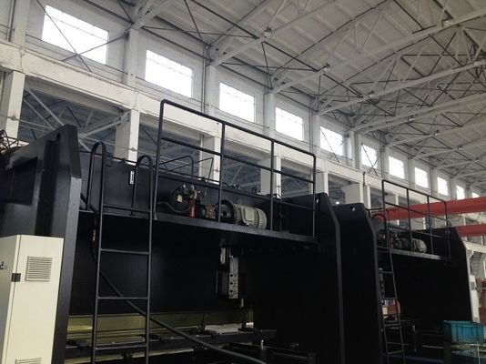 Double linkage CNC hidraulik lempeng mesin untuk garis produksi tiang cahaya
