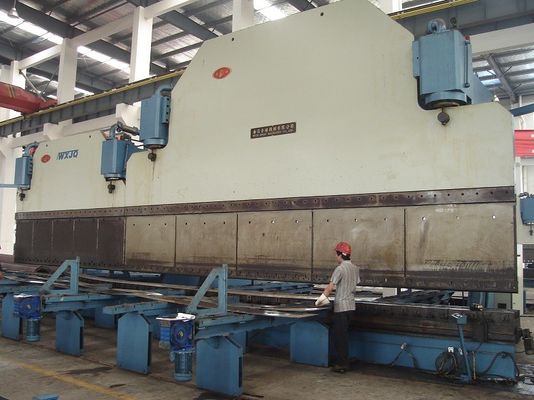 Double linkage CNC hidraulik lempeng mesin untuk garis produksi tiang cahaya