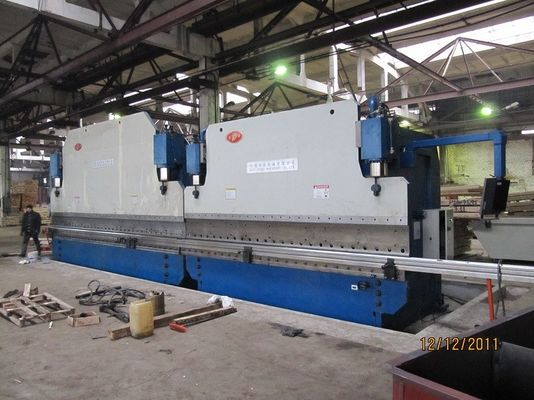 Double linkage CNC hidraulik lempeng mesin untuk garis produksi tiang cahaya