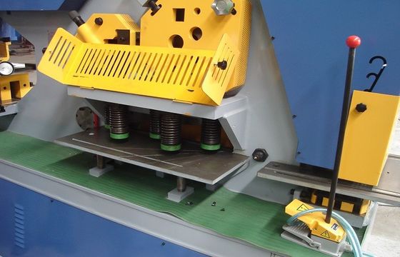 Hidrolik pukulan & geser Ironworker Mesin, Tiang Lampu Mesin pemotong 25mm Max