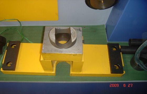 Hidrolik pukulan & geser Ironworker Mesin, Tiang Lampu Mesin pemotong 25mm Max